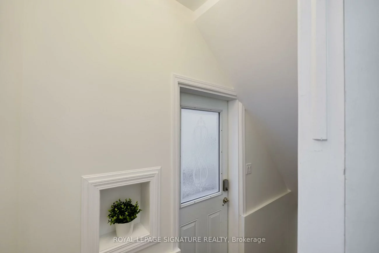 14, Sutherland, Crescent Town, Toronto