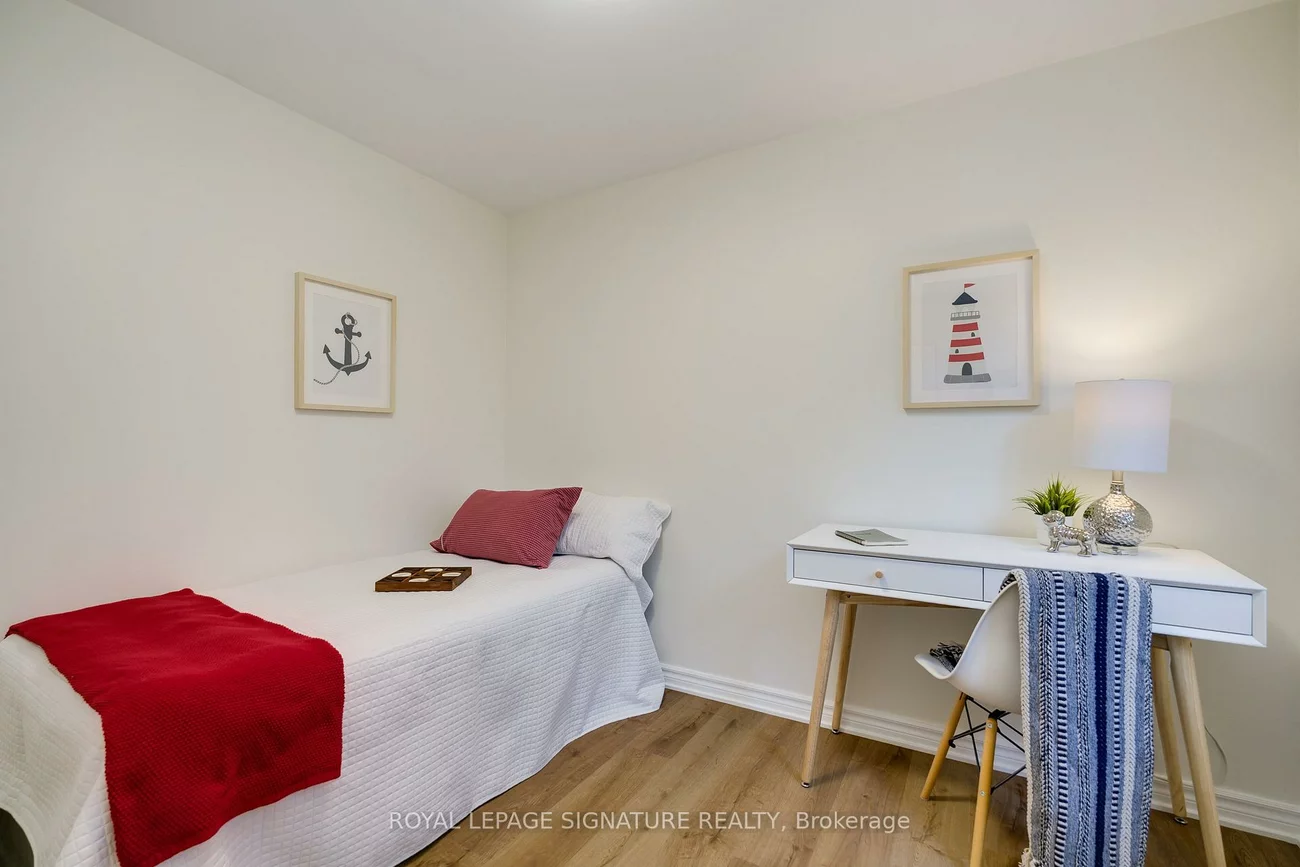 14, Sutherland, Crescent Town, Toronto