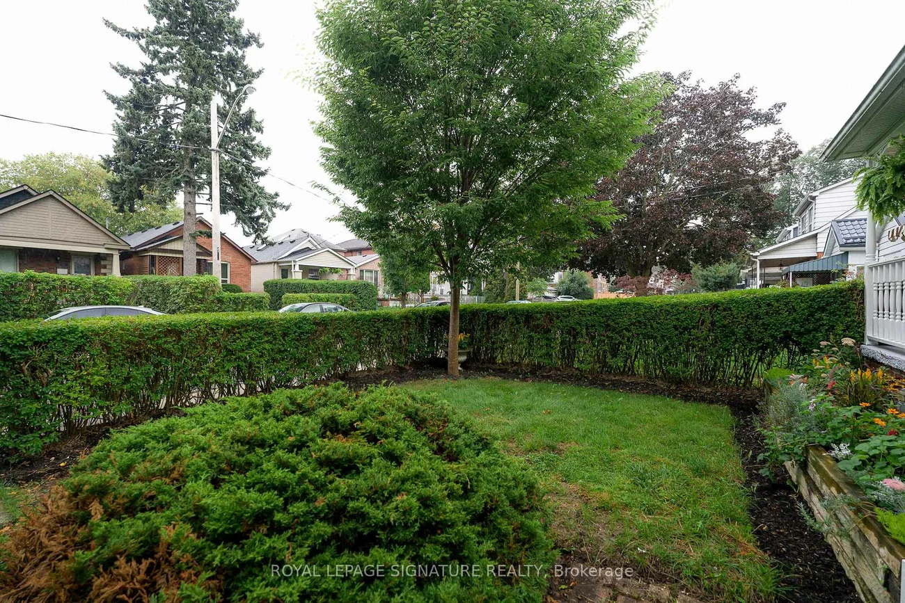 14, Sutherland, Crescent Town, Toronto