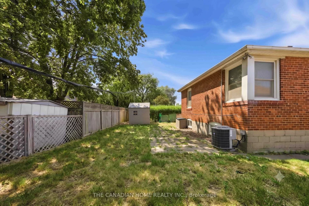 1373, Pharmacy, Wexford-Maryvale, Toronto