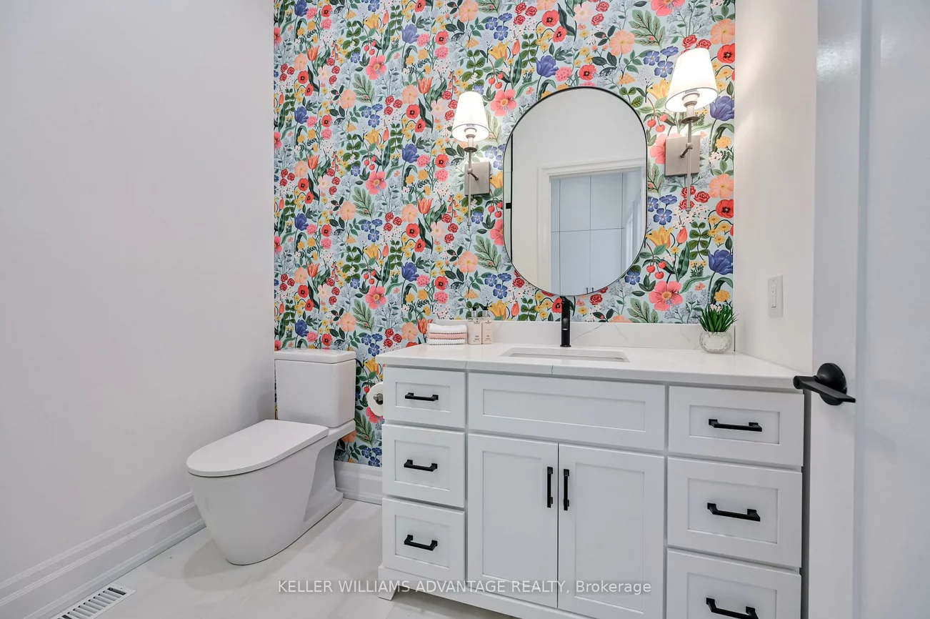 17 B, Haig, Birchcliffe-Cliffside, Toronto