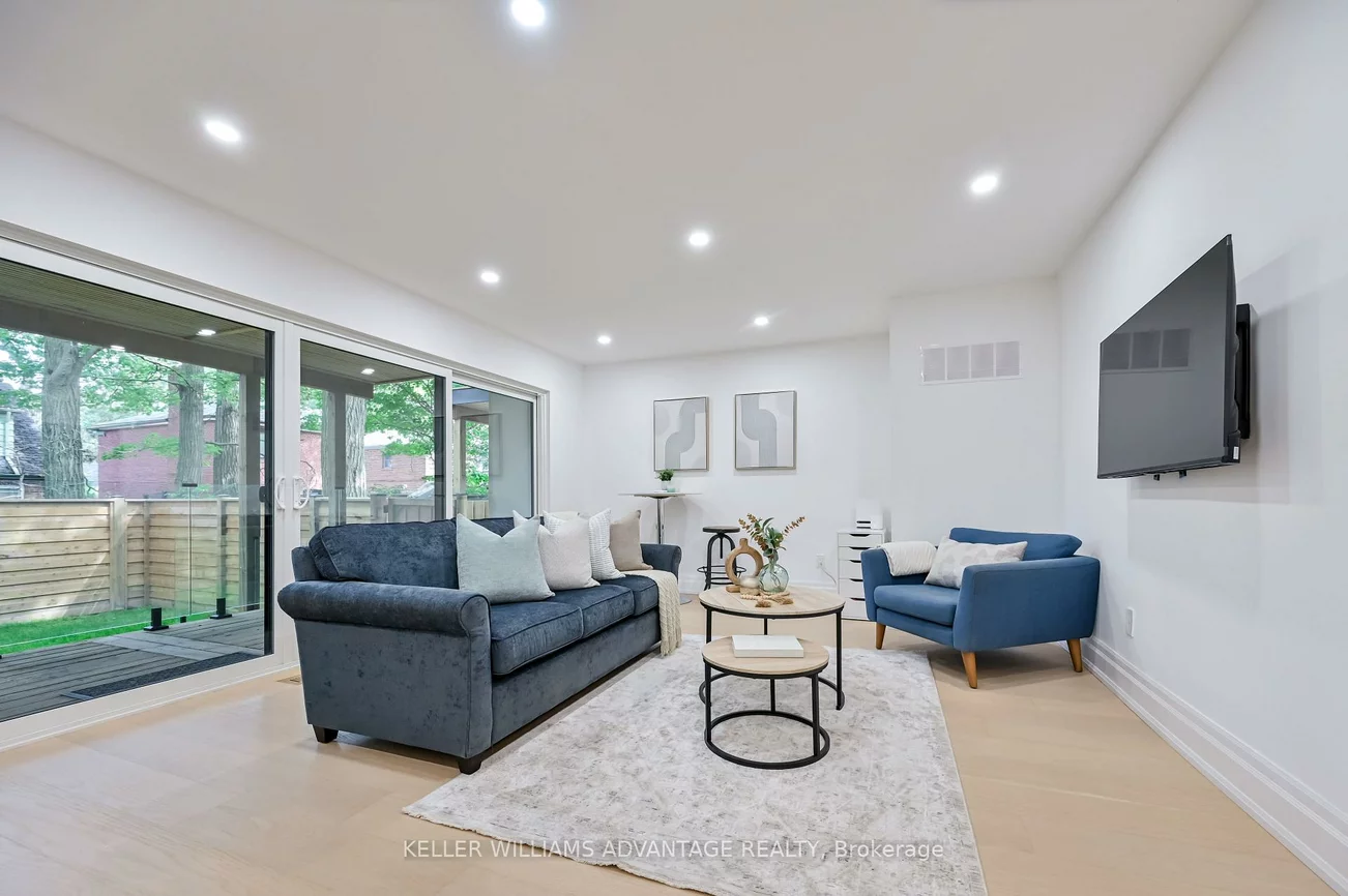 17 B, Haig, Birchcliffe-Cliffside, Toronto