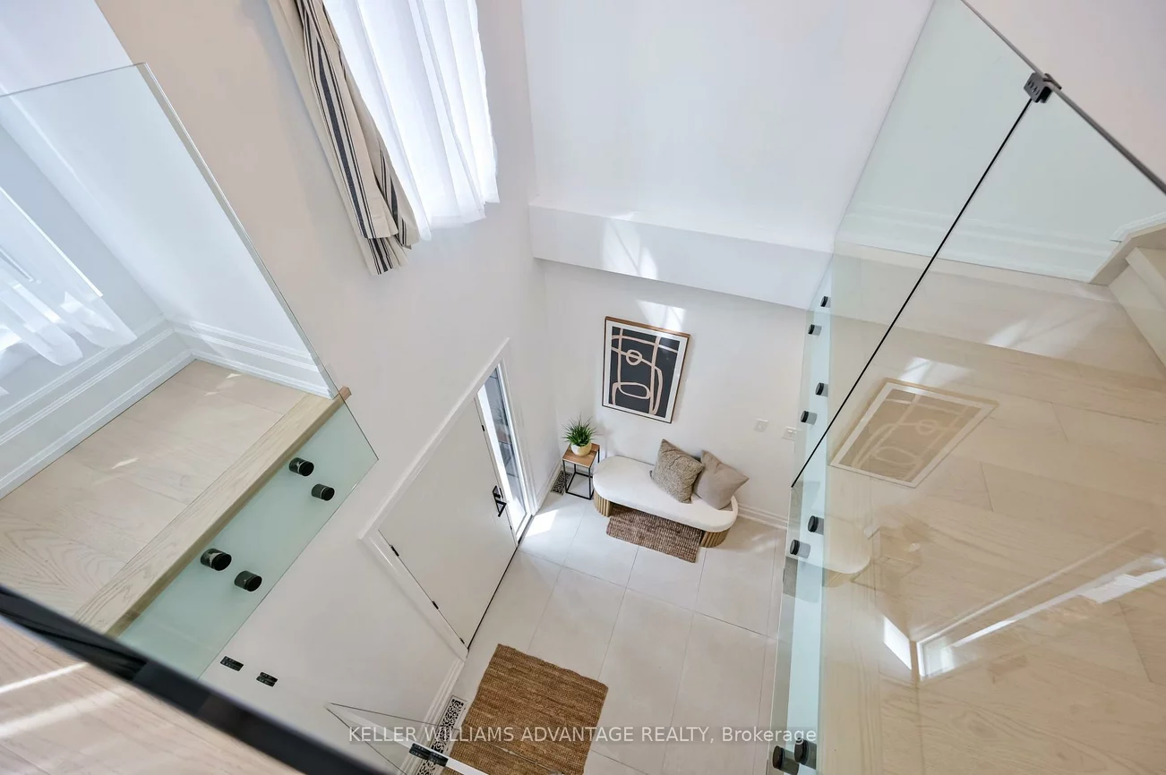 17 B, Haig, Birchcliffe-Cliffside, Toronto