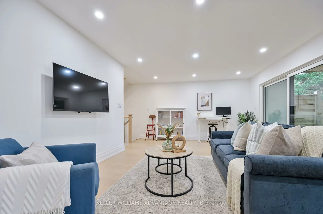 17 B, Haig, Birchcliffe-Cliffside, Toronto