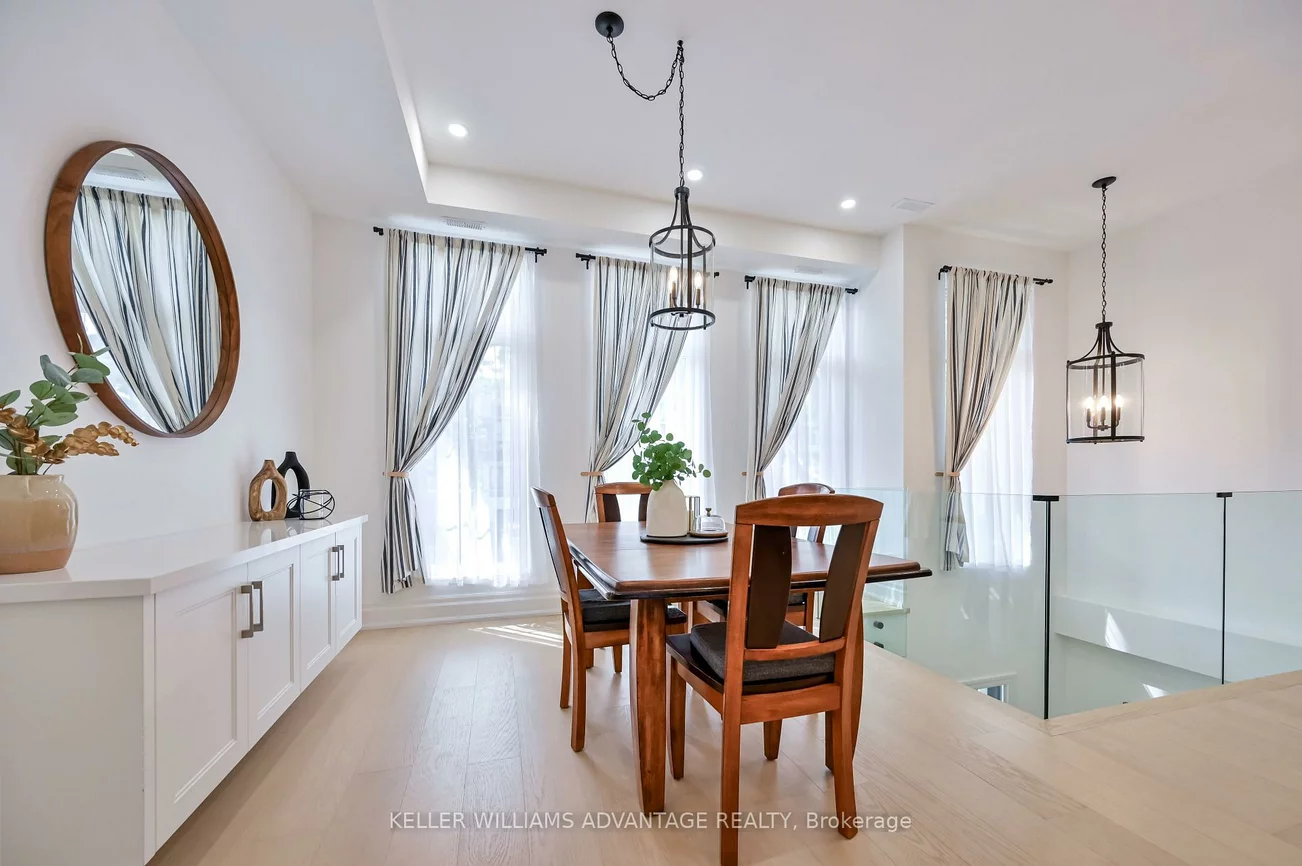 17 B, Haig, Birchcliffe-Cliffside, Toronto