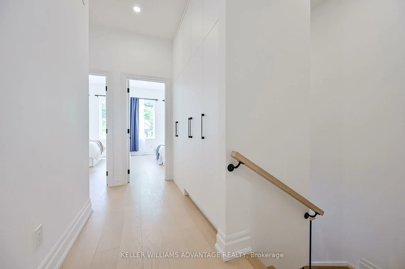 17 B, Haig, Birchcliffe-Cliffside, Toronto