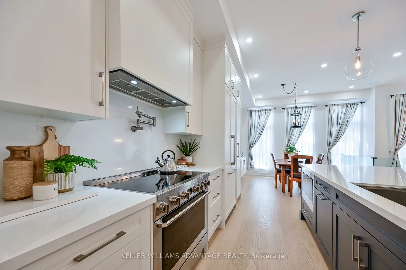 17 B, Haig, Birchcliffe-Cliffside, Toronto