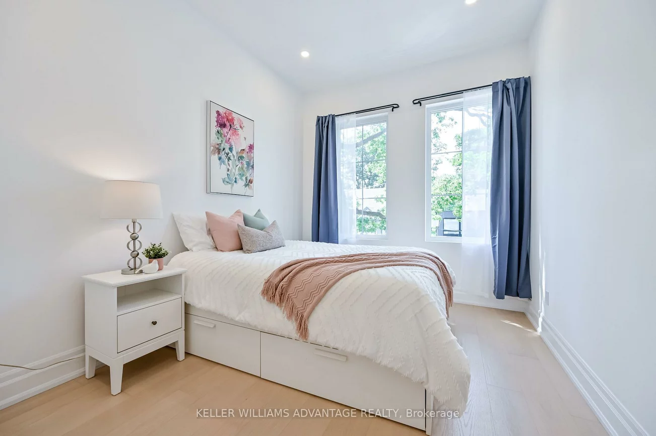 17 B, Haig, Birchcliffe-Cliffside, Toronto
