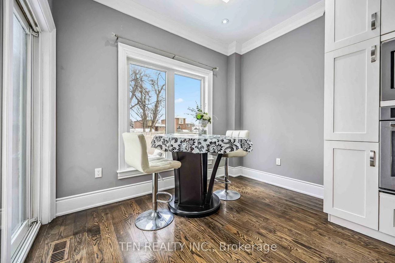 282B, Aylesworth, Birchcliffe-Cliffside, Toronto
