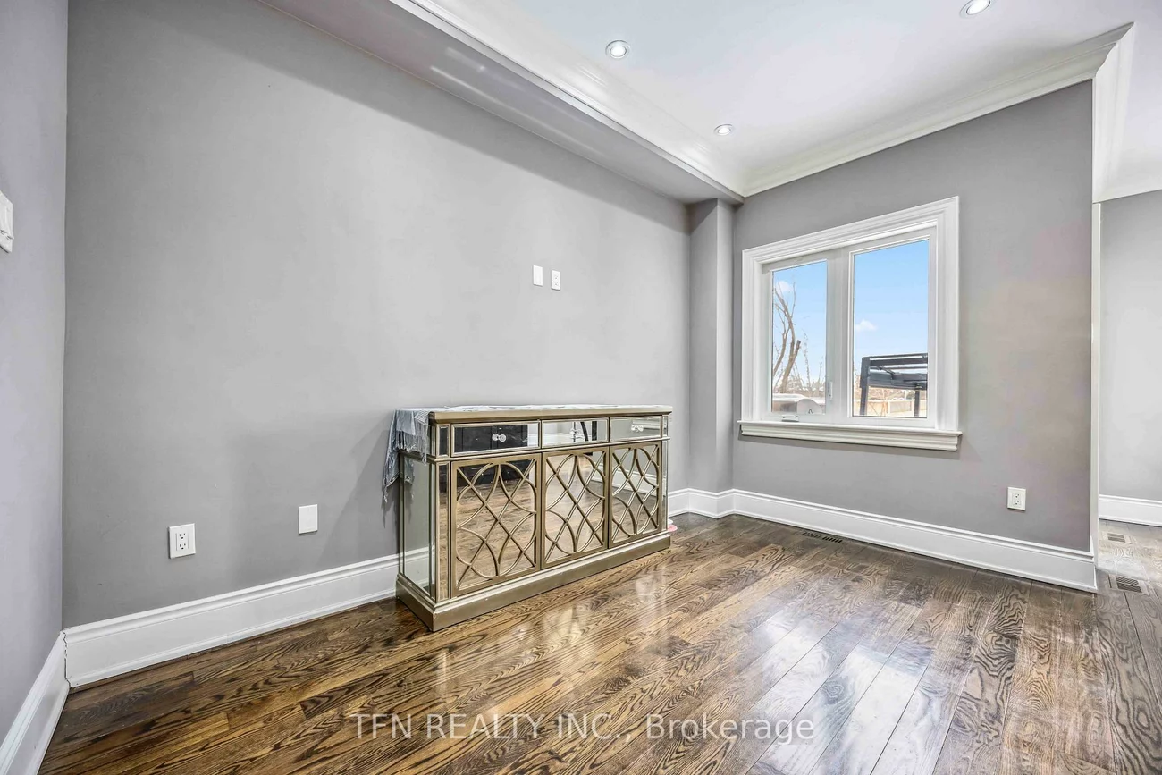 282B, Aylesworth, Birchcliffe-Cliffside, Toronto