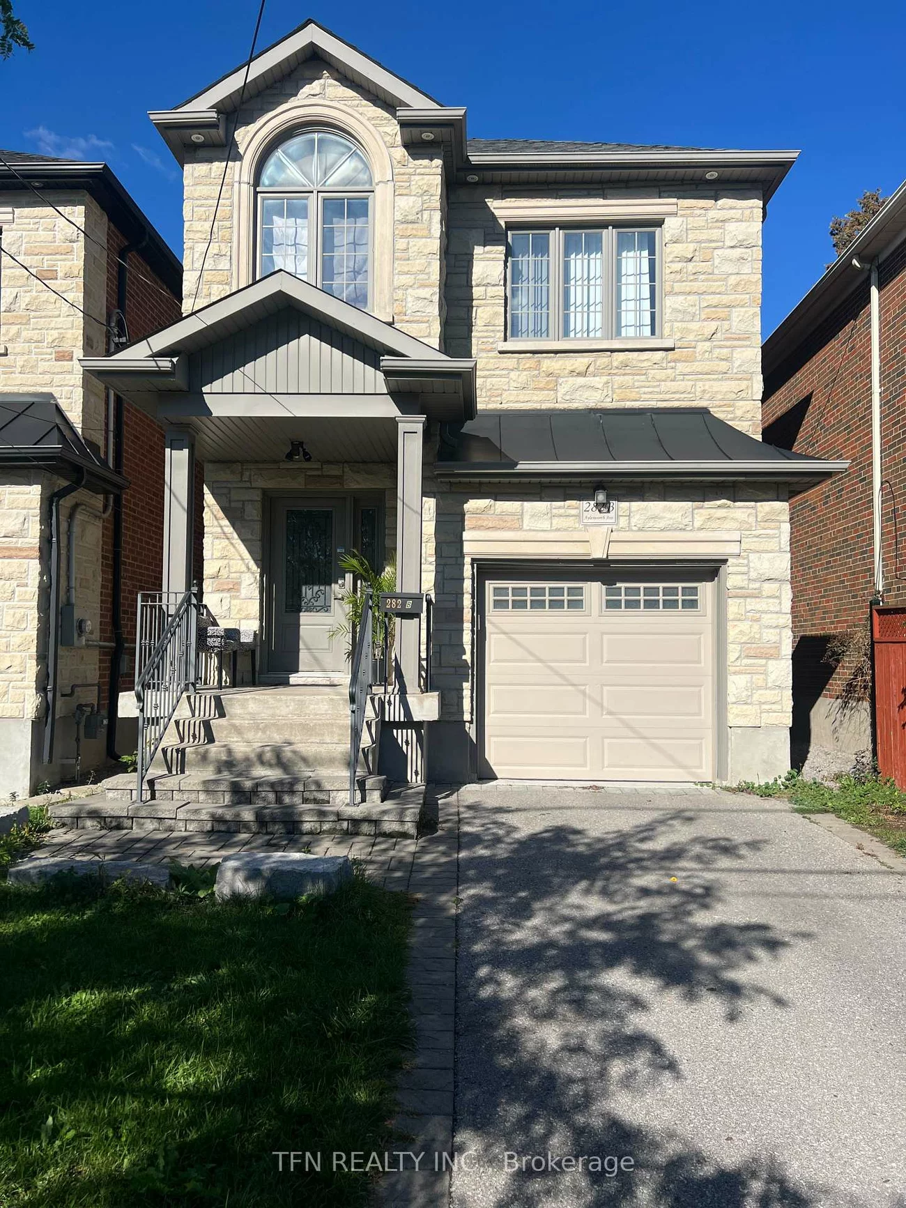 282B, Aylesworth, Birchcliffe-Cliffside, Toronto