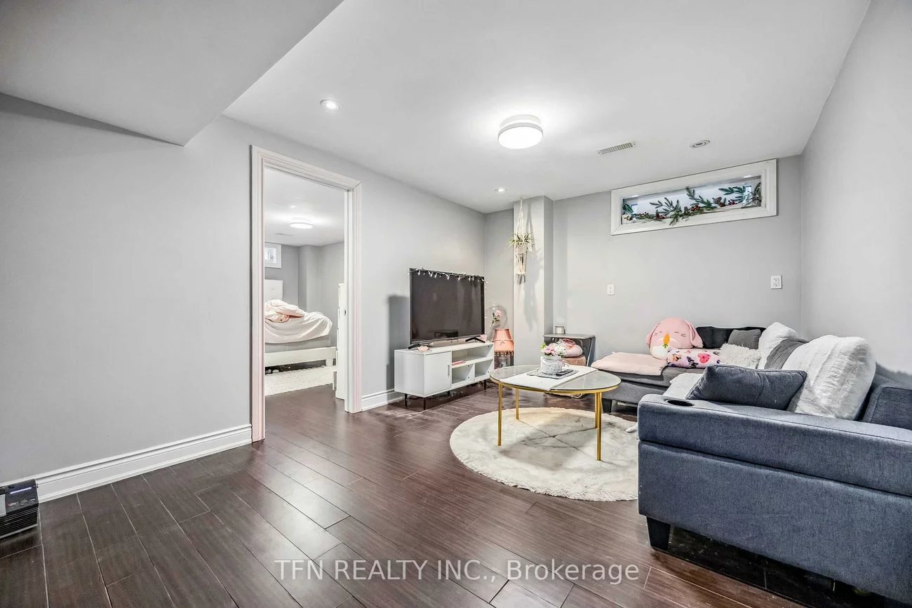282B, Aylesworth, Birchcliffe-Cliffside, Toronto