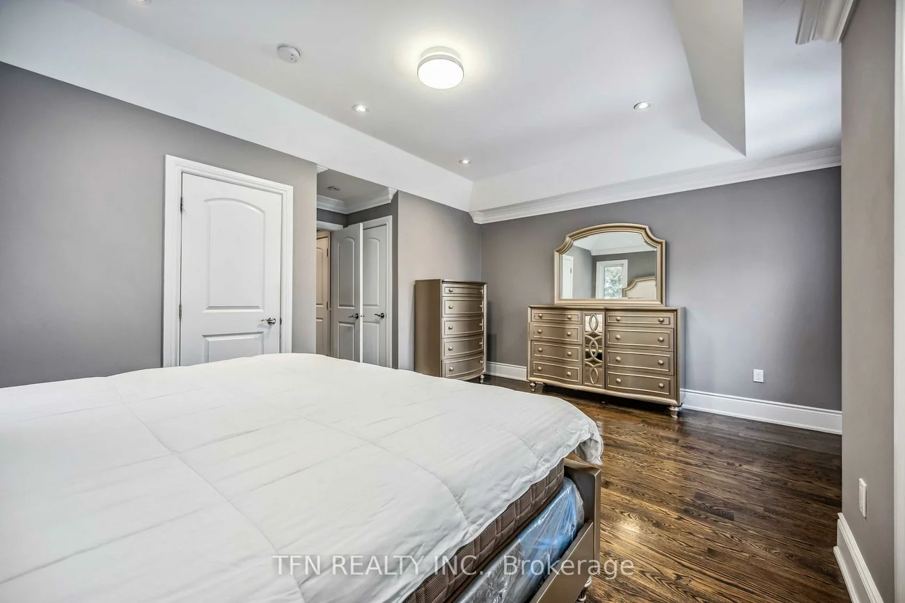 282B, Aylesworth, Birchcliffe-Cliffside, Toronto