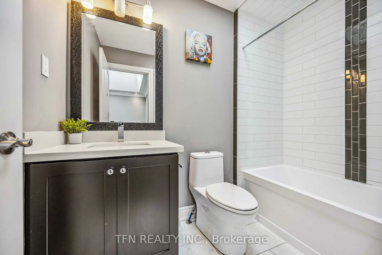 282B, Aylesworth, Birchcliffe-Cliffside, Toronto