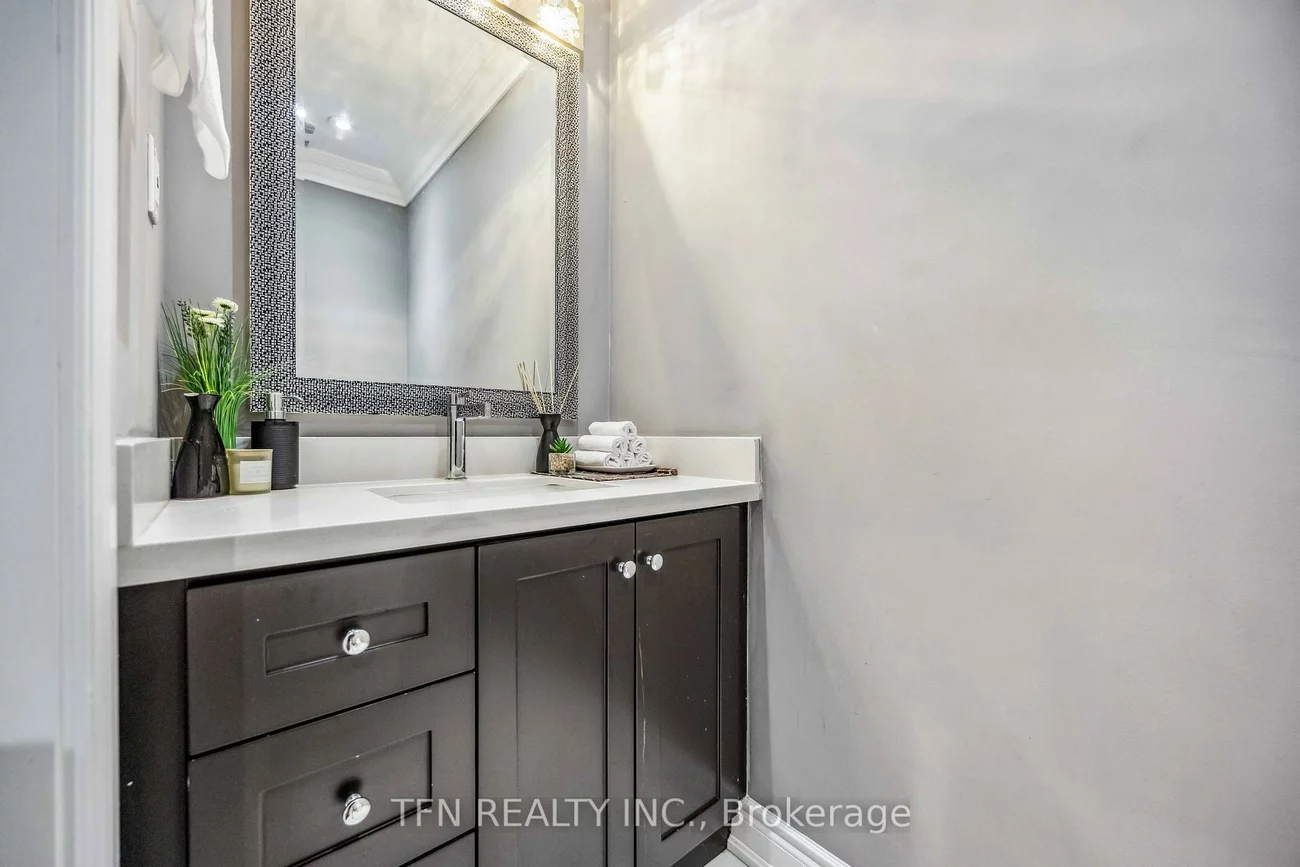 282B, Aylesworth, Birchcliffe-Cliffside, Toronto