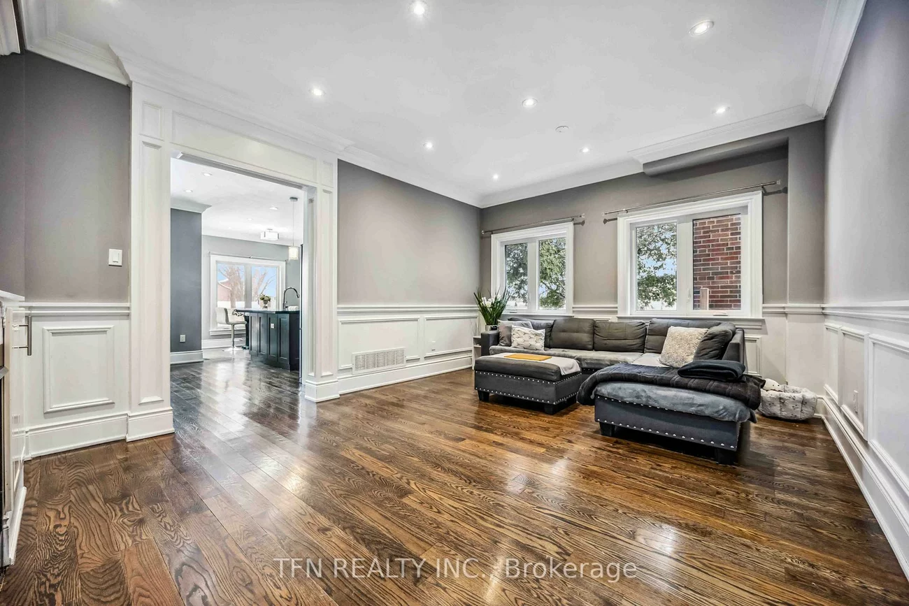282B, Aylesworth, Birchcliffe-Cliffside, Toronto