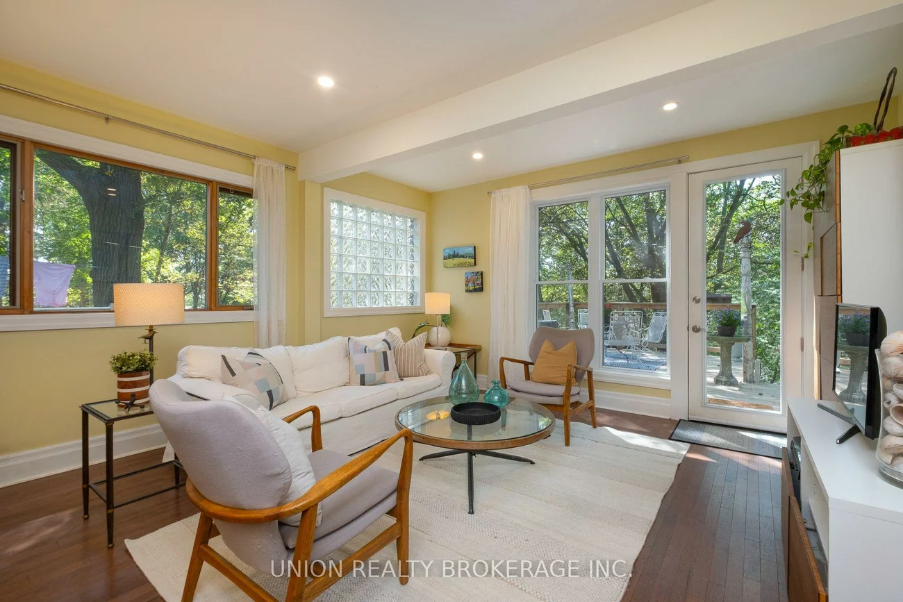 28, Victoria Park, The Beaches, Toronto