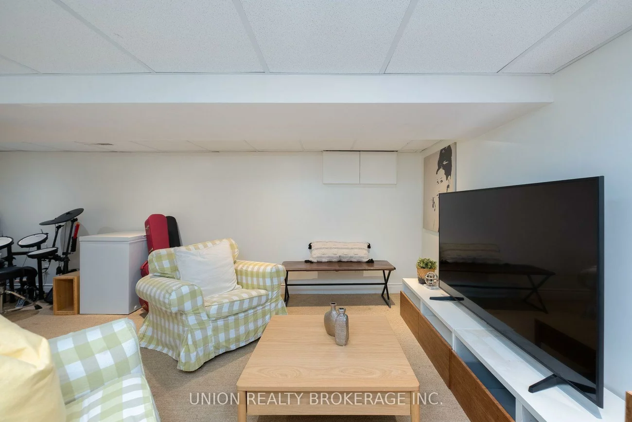 28, Victoria Park, The Beaches, Toronto