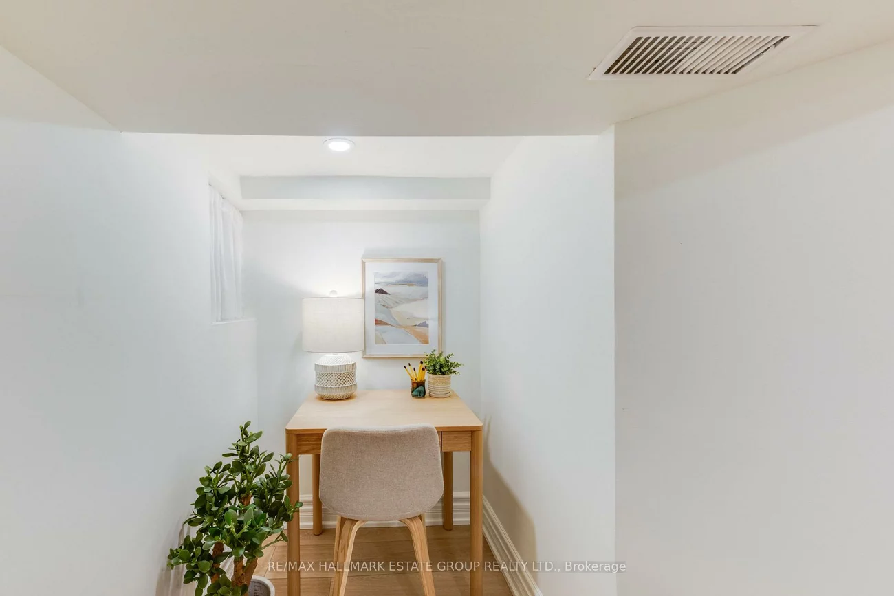 157, Heward, South Riverdale, Toronto