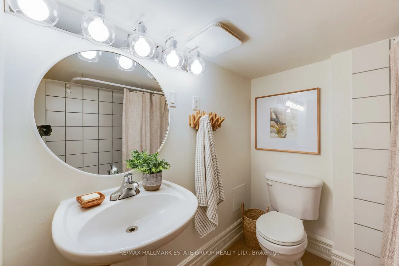 157, Heward, South Riverdale, Toronto