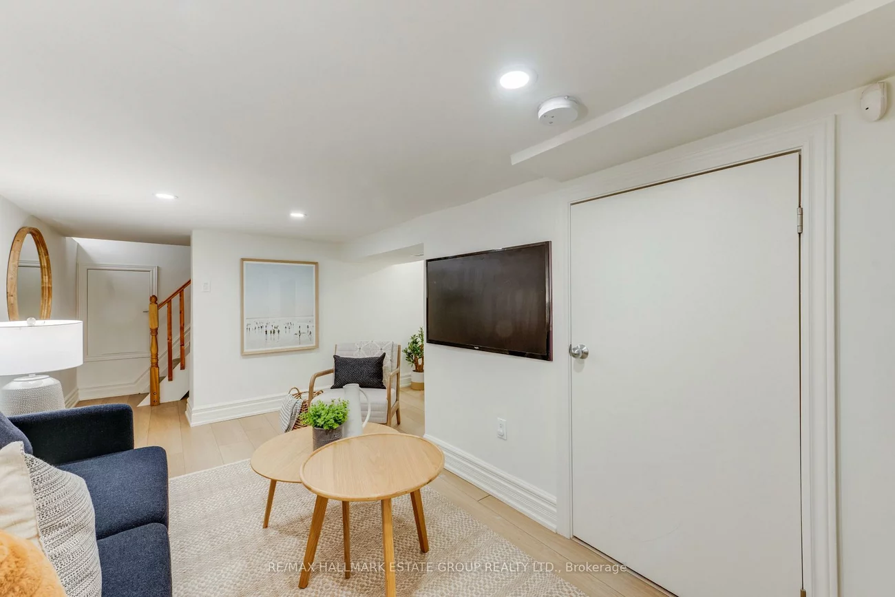 157, Heward, South Riverdale, Toronto