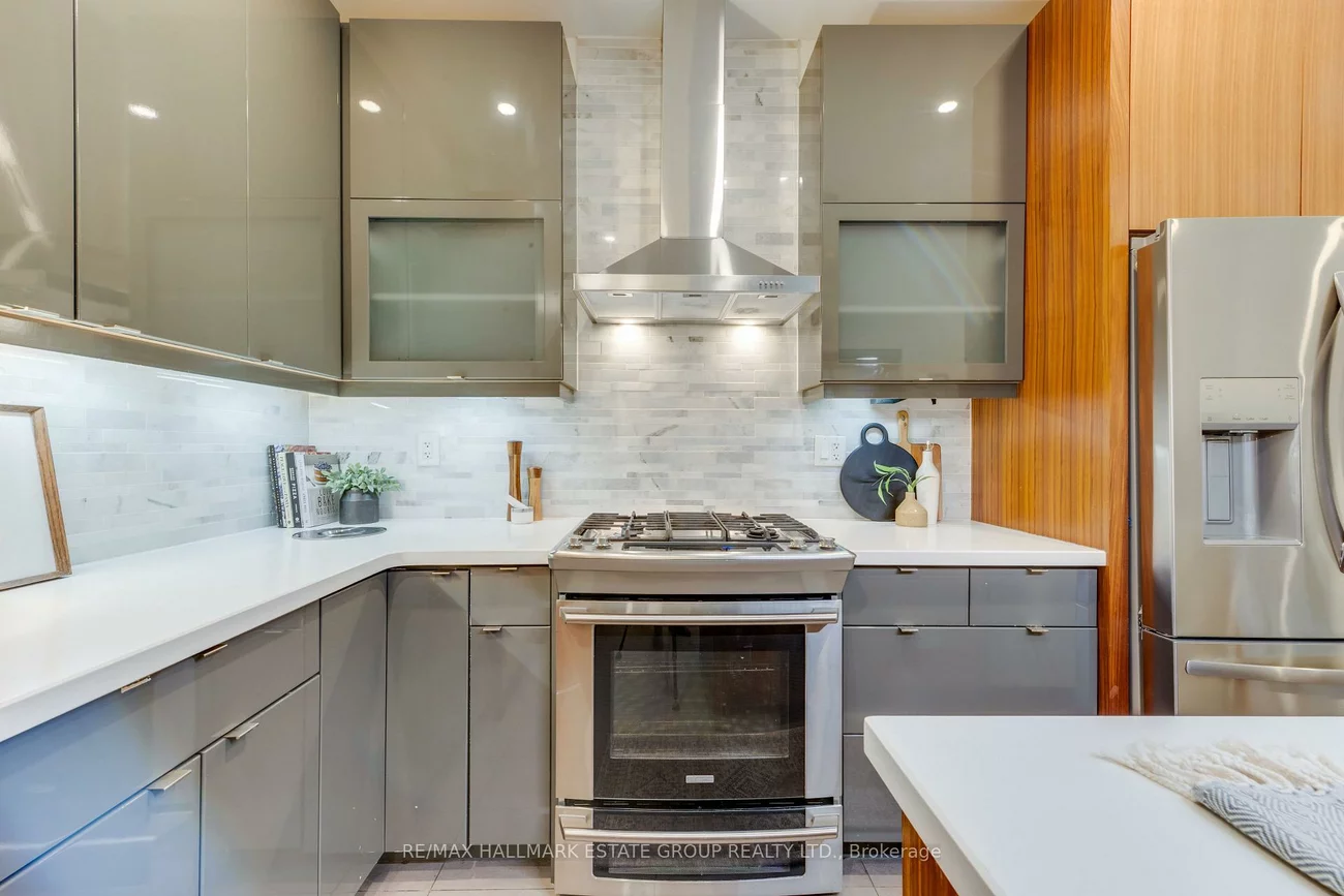 157, Heward, South Riverdale, Toronto