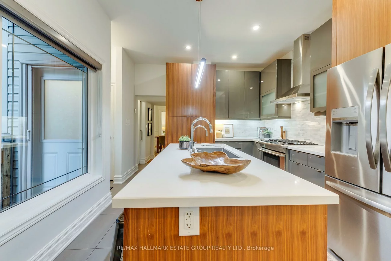 157, Heward, South Riverdale, Toronto