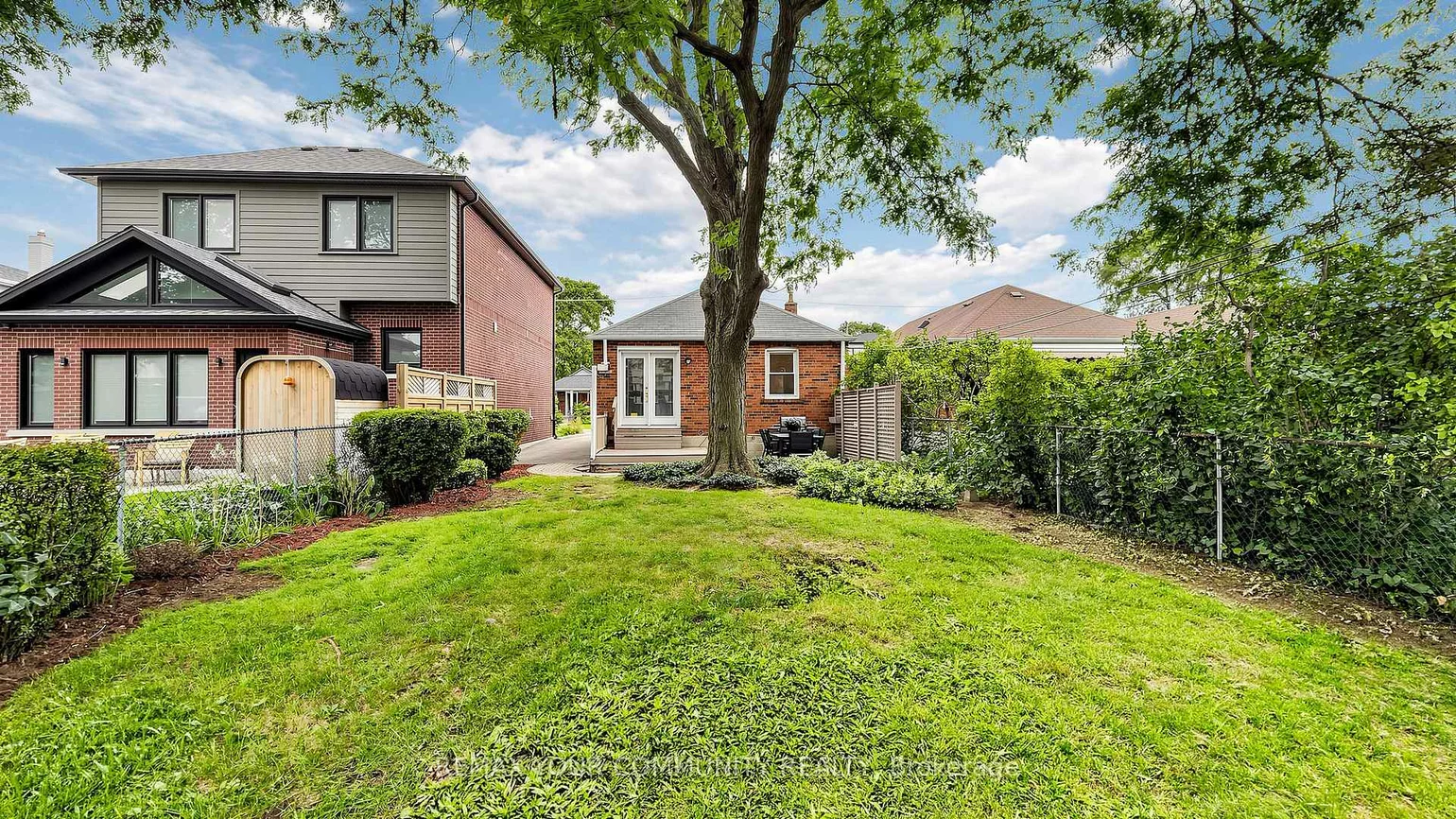 6, Athlone, East York, Toronto