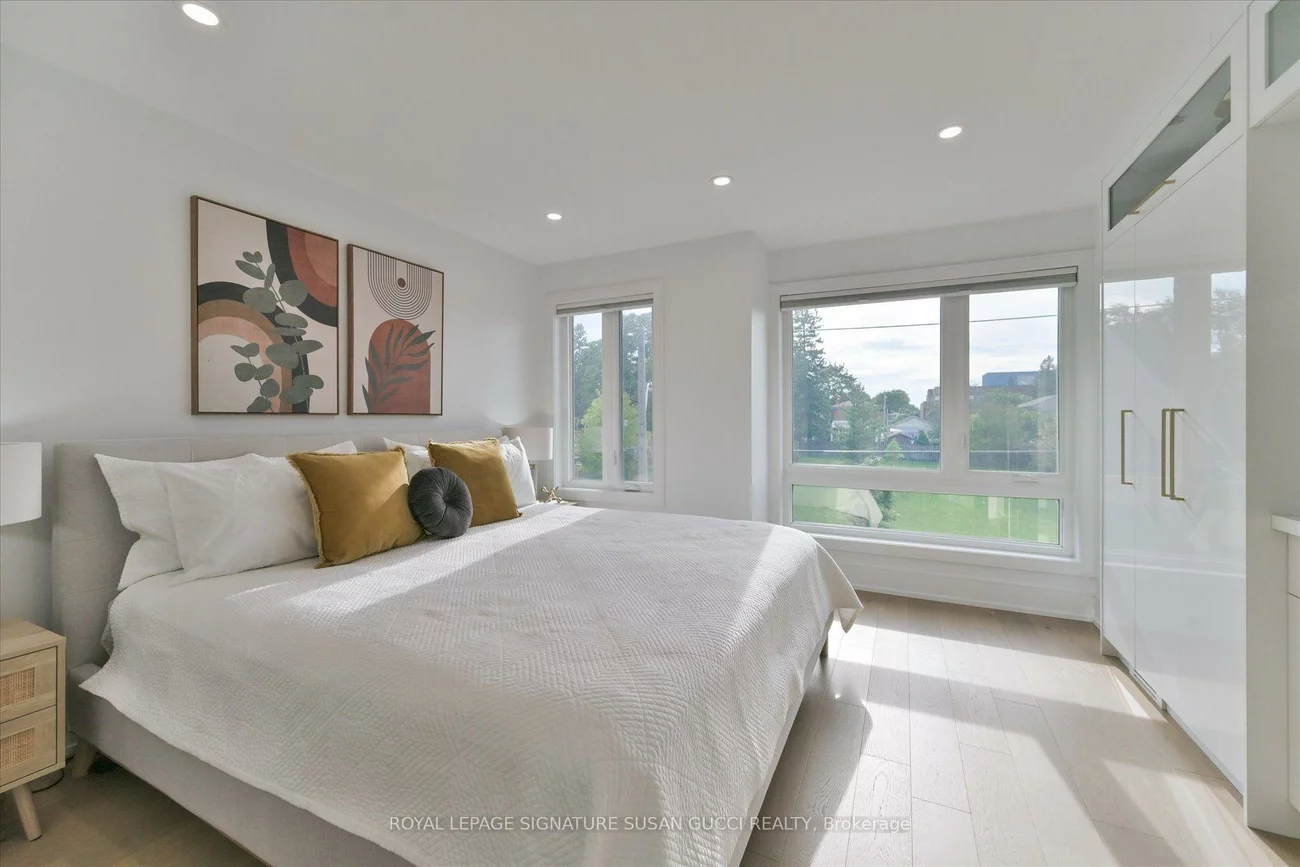 7A, Everett, Woodbine-Lumsden, Toronto