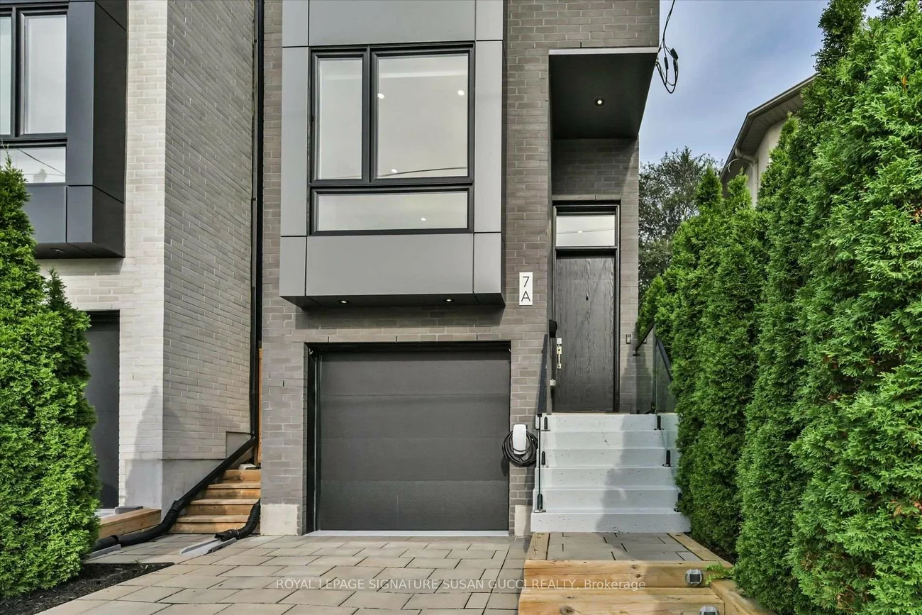 7A, Everett, Woodbine-Lumsden, Toronto
