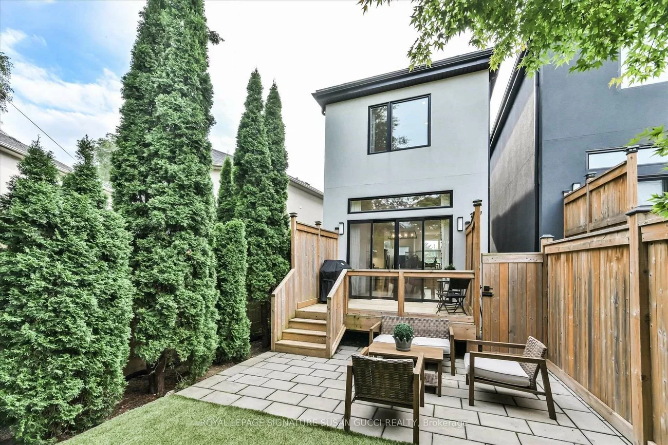 7A, Everett, Woodbine-Lumsden, Toronto