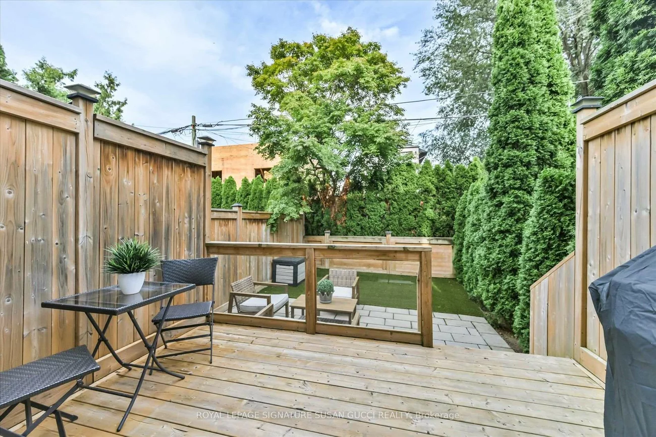 7A, Everett, Woodbine-Lumsden, Toronto