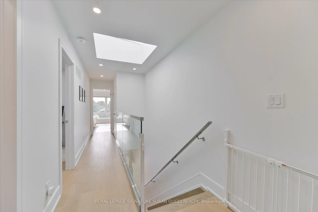 7A, Everett, Woodbine-Lumsden, Toronto