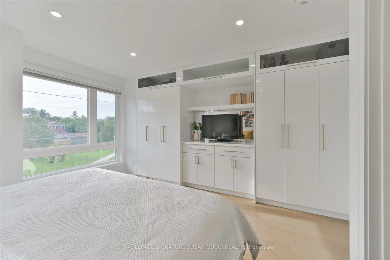 7A, Everett, Woodbine-Lumsden, Toronto