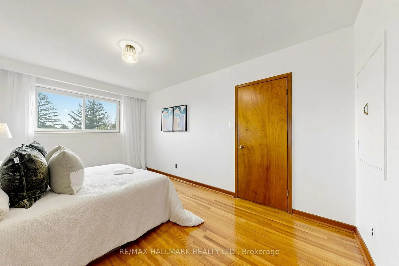 205, Vauxhall, Dorset Park, Toronto