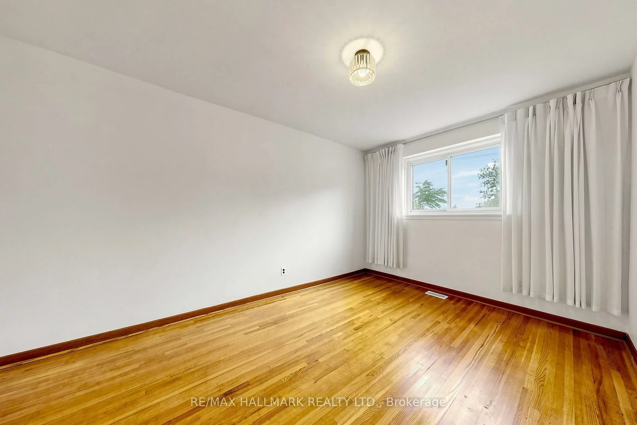 205, Vauxhall, Dorset Park, Toronto