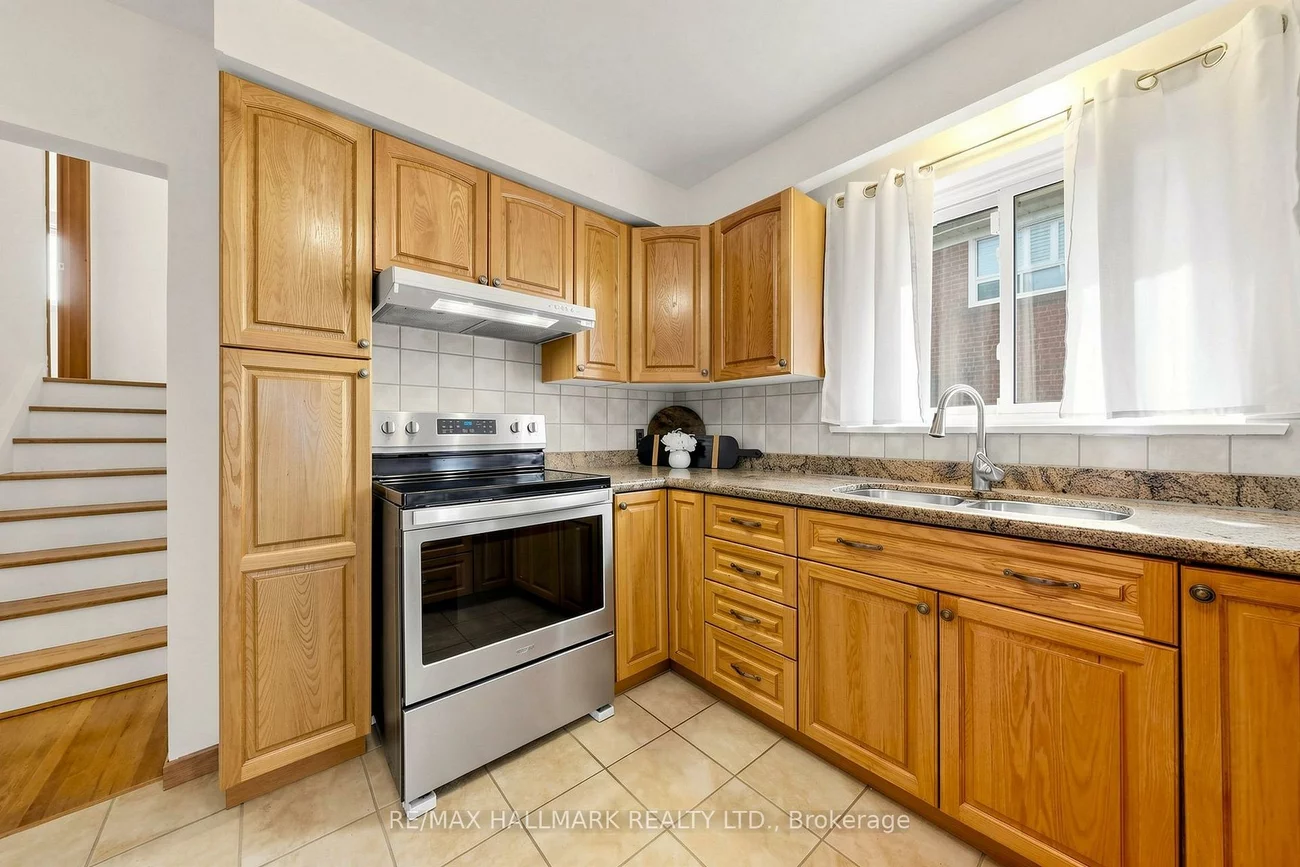 205, Vauxhall, Dorset Park, Toronto