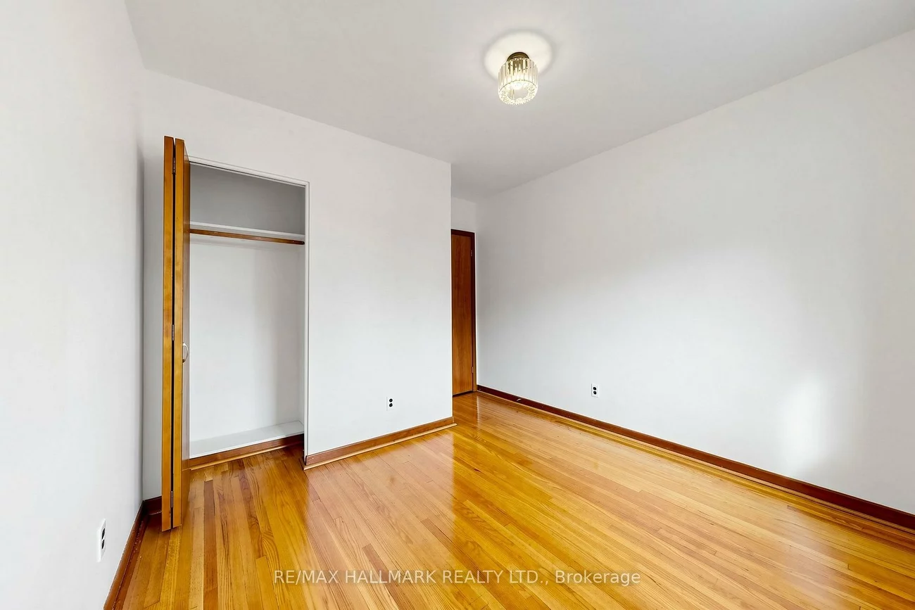 205, Vauxhall, Dorset Park, Toronto