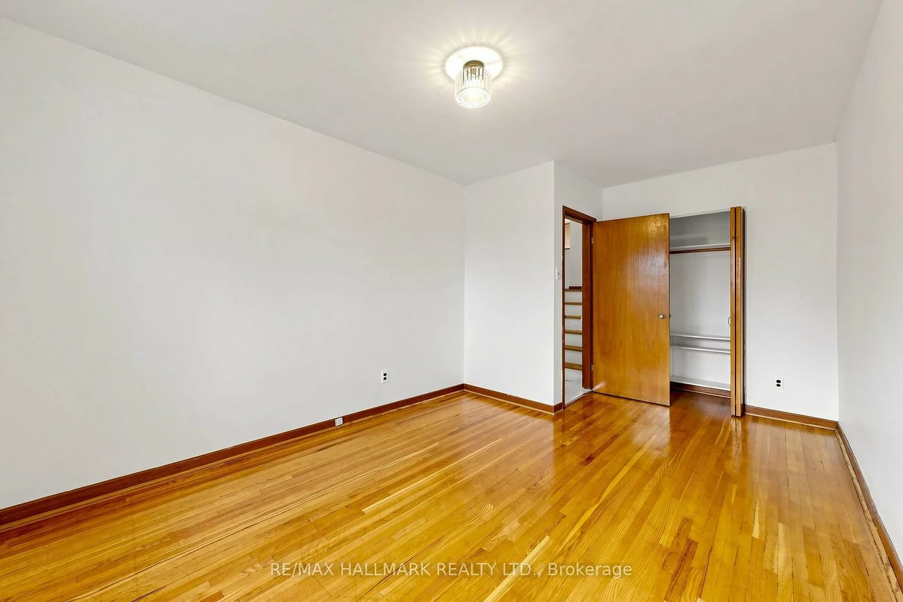 205, Vauxhall, Dorset Park, Toronto