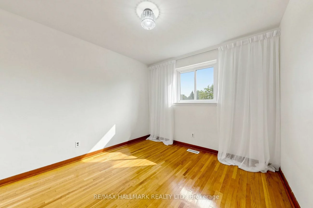 205, Vauxhall, Dorset Park, Toronto