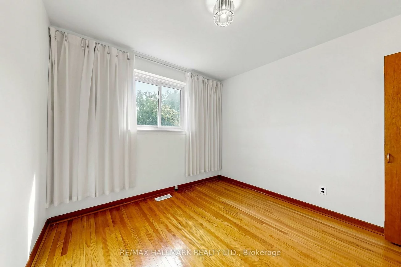 205, Vauxhall, Dorset Park, Toronto