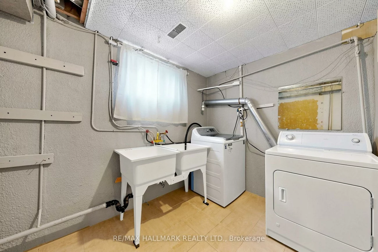 205, Vauxhall, Dorset Park, Toronto