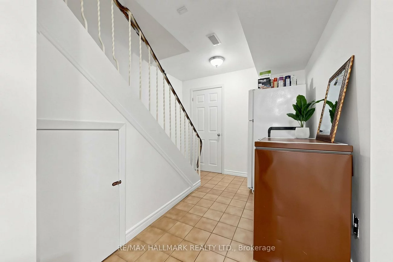 96B, Laurel, Kennedy Park, Toronto
