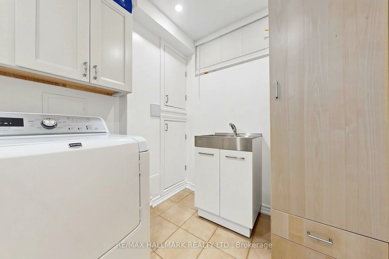 96B, Laurel, Kennedy Park, Toronto