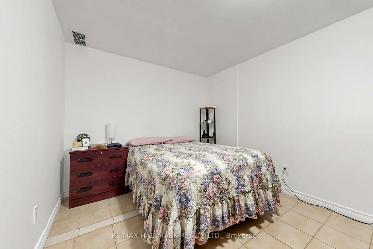 96B, Laurel, Kennedy Park, Toronto