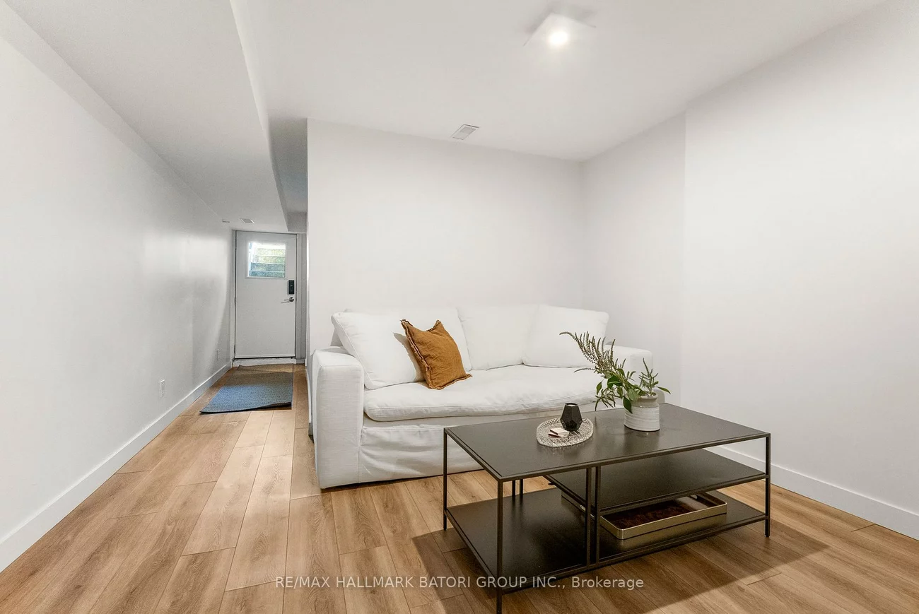 433, Ashdale, Greenwood-Coxwell, Toronto