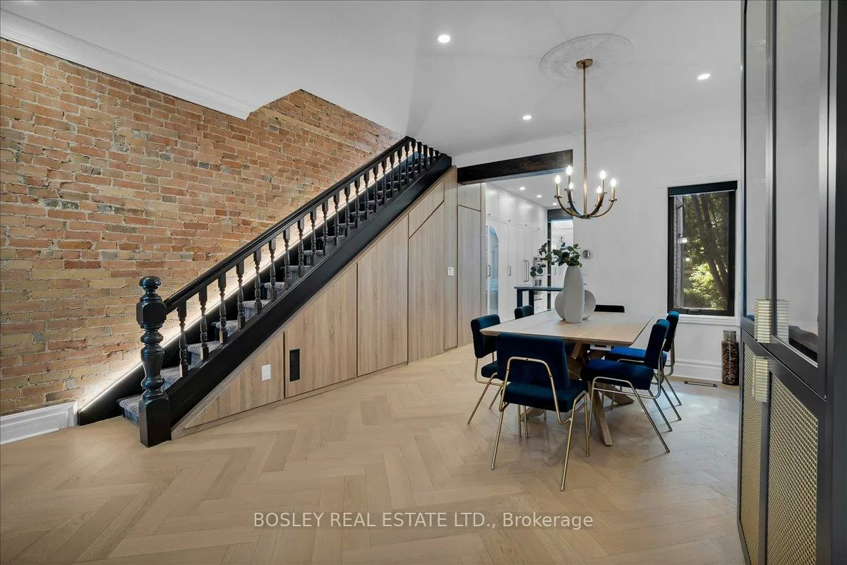 372, Logan, South Riverdale, Toronto