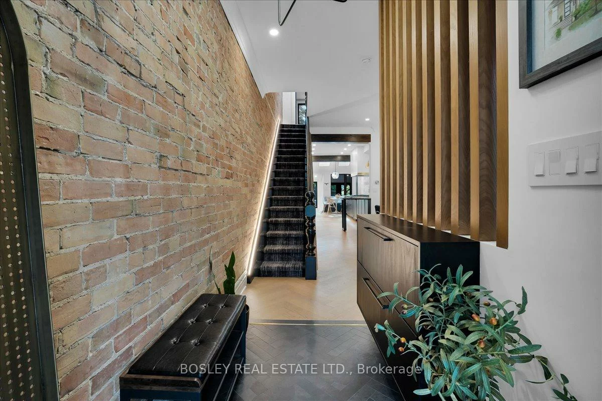 372, Logan, South Riverdale, Toronto