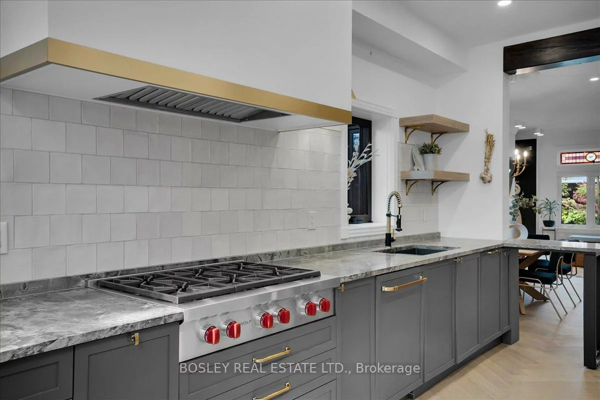 372, Logan, South Riverdale, Toronto
