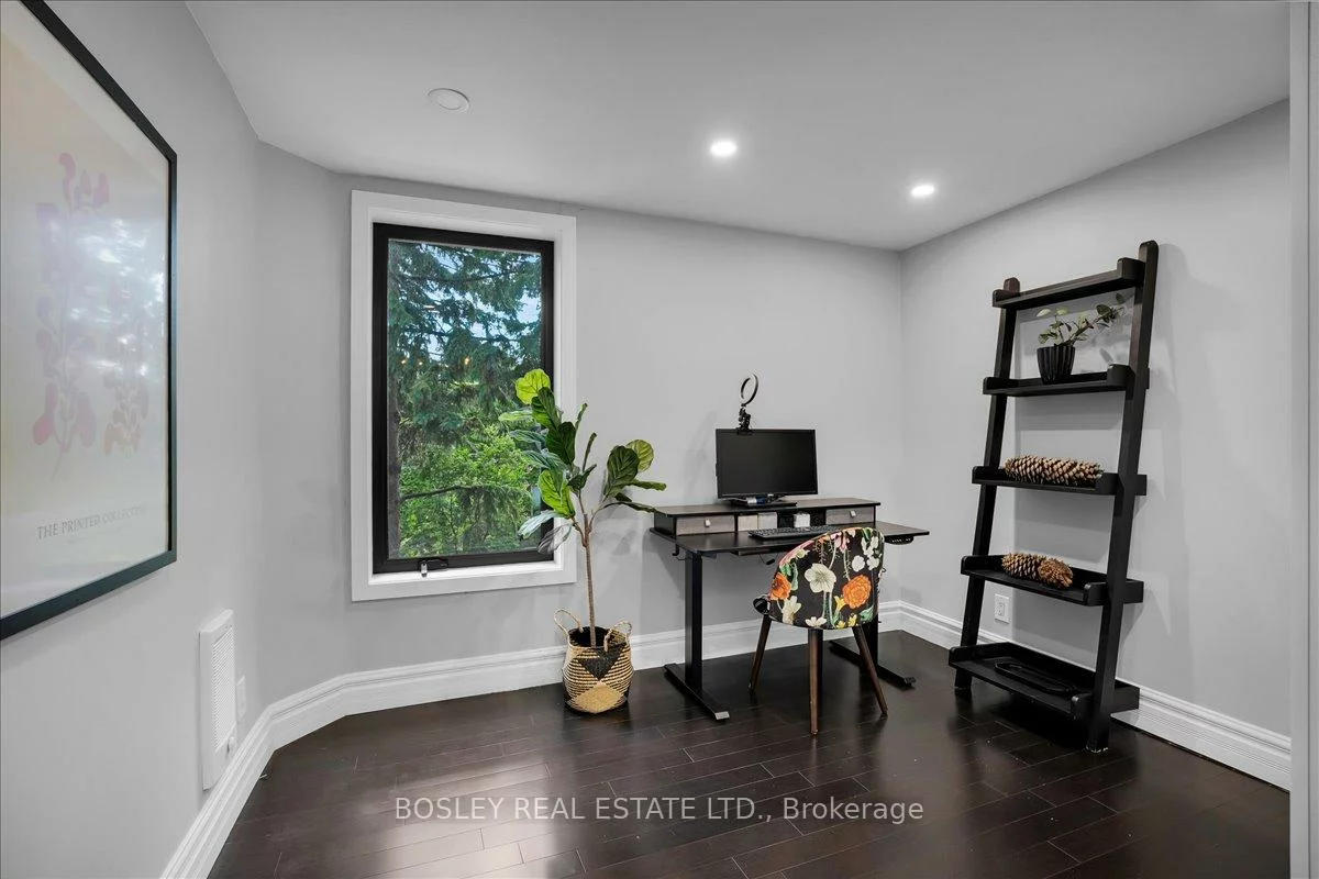 372, Logan, South Riverdale, Toronto